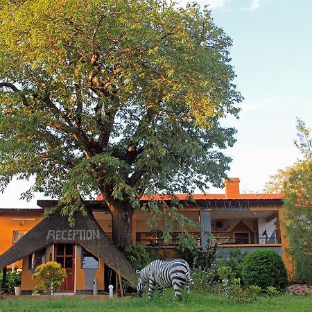Golden Days Lodge ليفينغستون المظهر الخارجي الصورة
