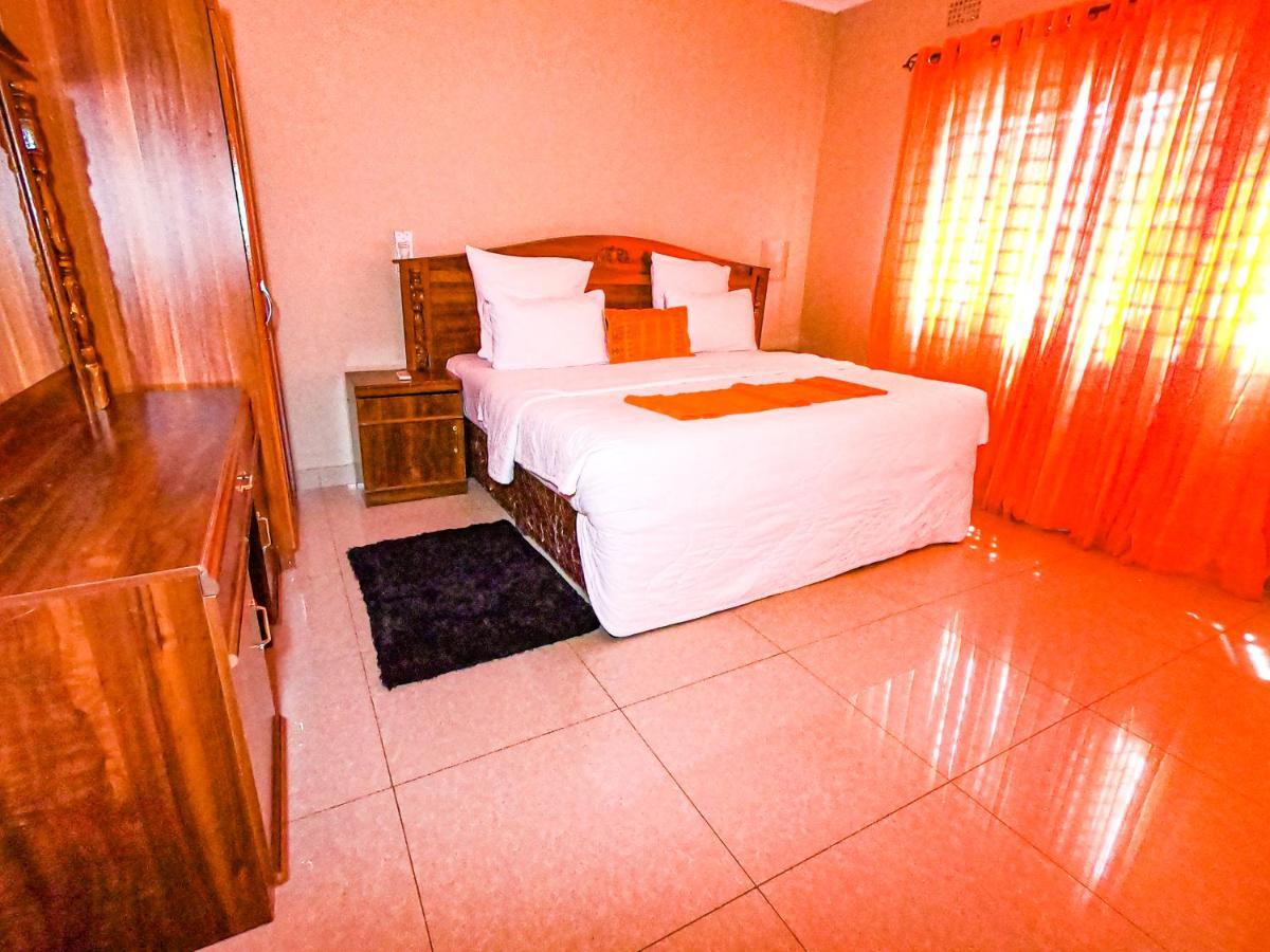 Golden Days Lodge ليفينغستون المظهر الخارجي الصورة