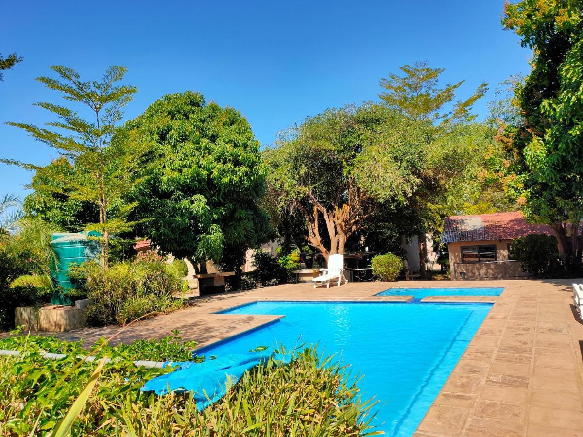Golden Days Lodge ليفينغستون المظهر الخارجي الصورة