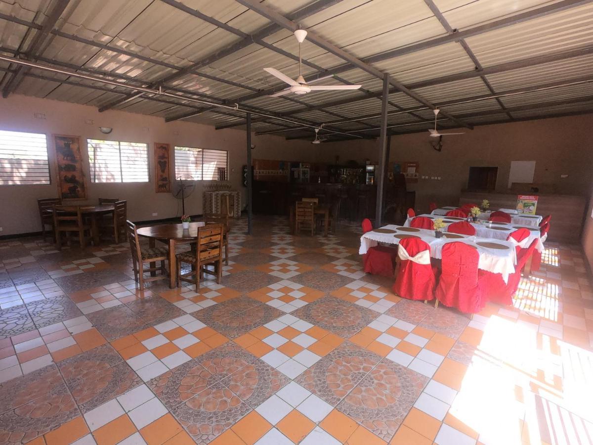 Golden Days Lodge ليفينغستون المظهر الخارجي الصورة