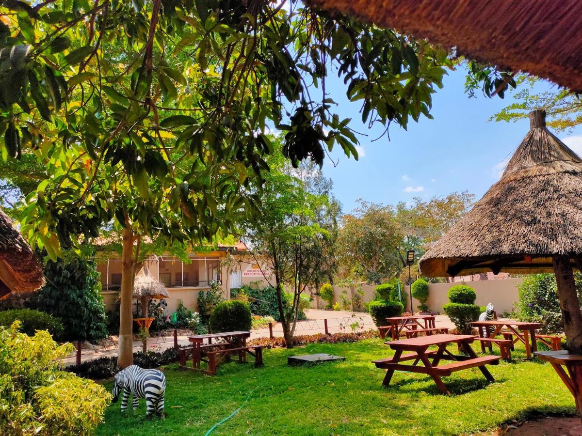 Golden Days Lodge ليفينغستون المظهر الخارجي الصورة