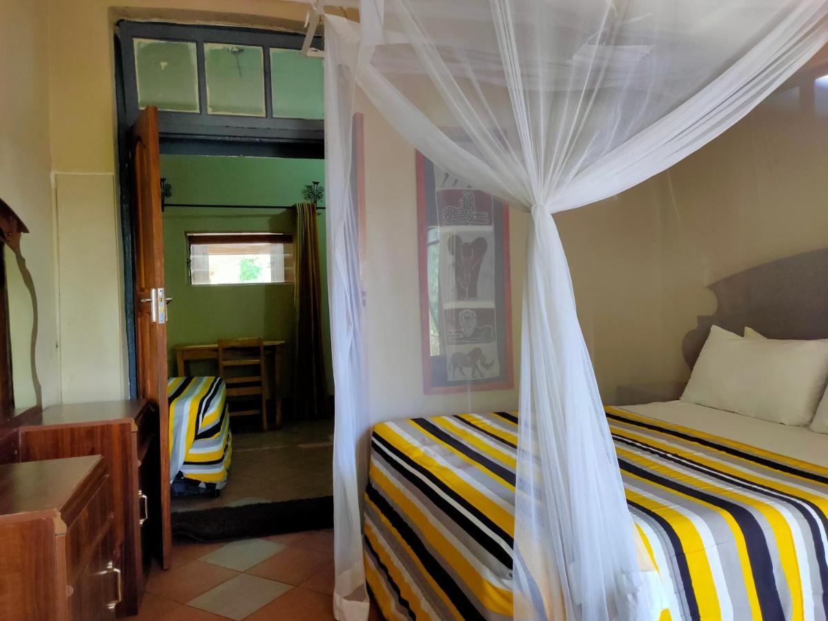 Golden Days Lodge ليفينغستون المظهر الخارجي الصورة