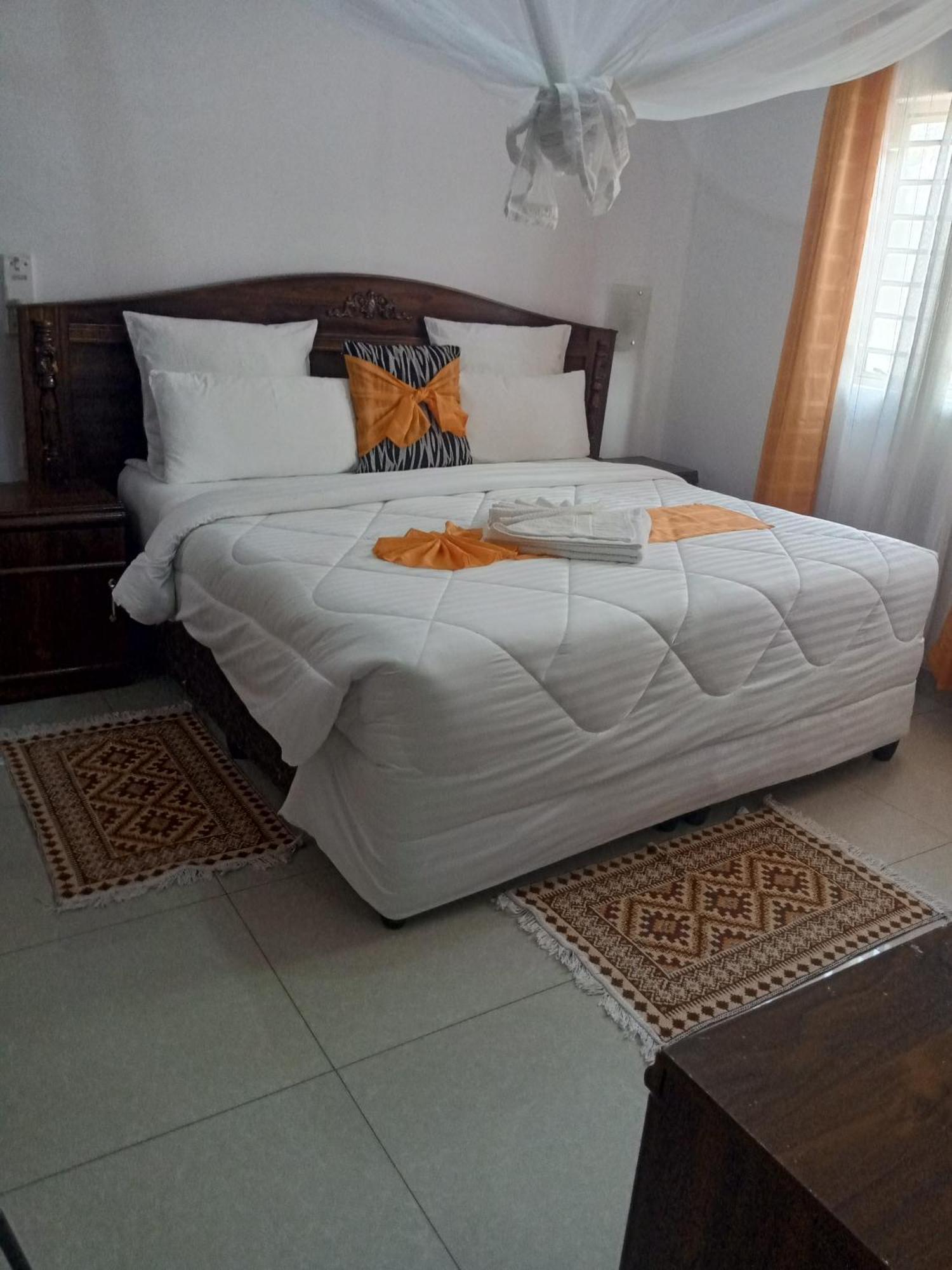 Golden Days Lodge ليفينغستون المظهر الخارجي الصورة