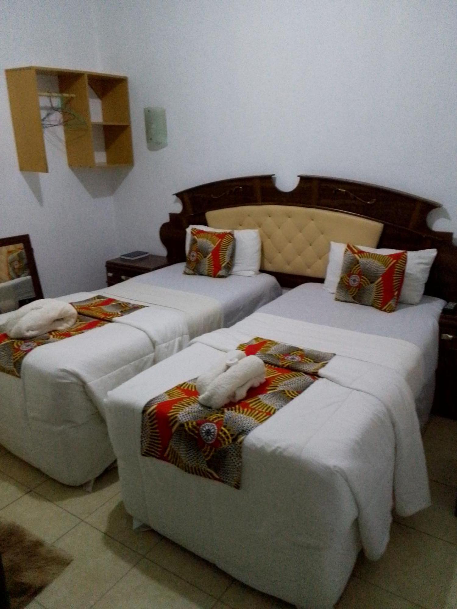 Golden Days Lodge ليفينغستون المظهر الخارجي الصورة