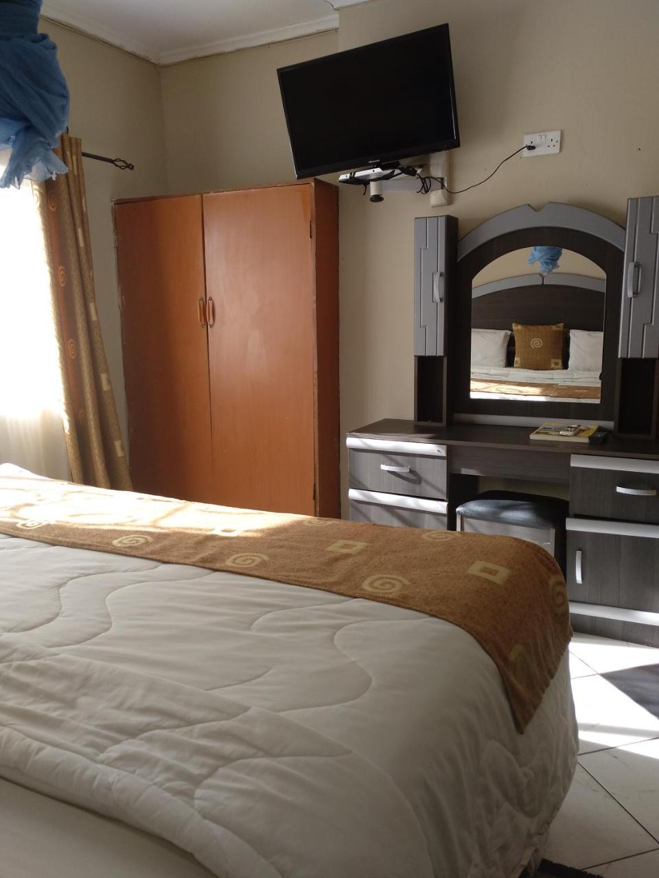 Golden Days Lodge ليفينغستون المظهر الخارجي الصورة